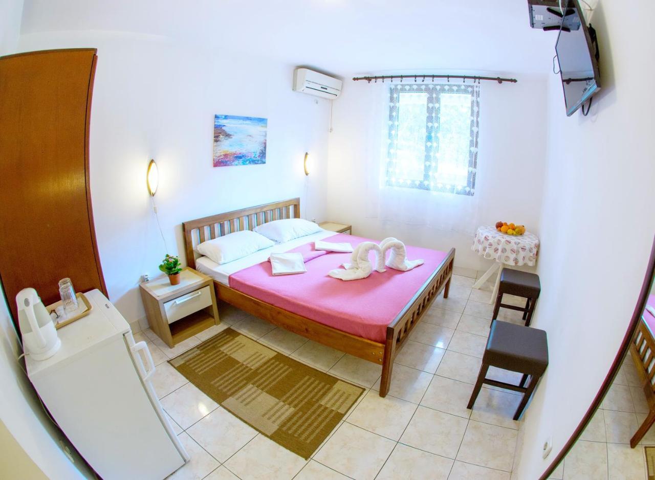 Guest House Mandarina Budva Bagian luar foto