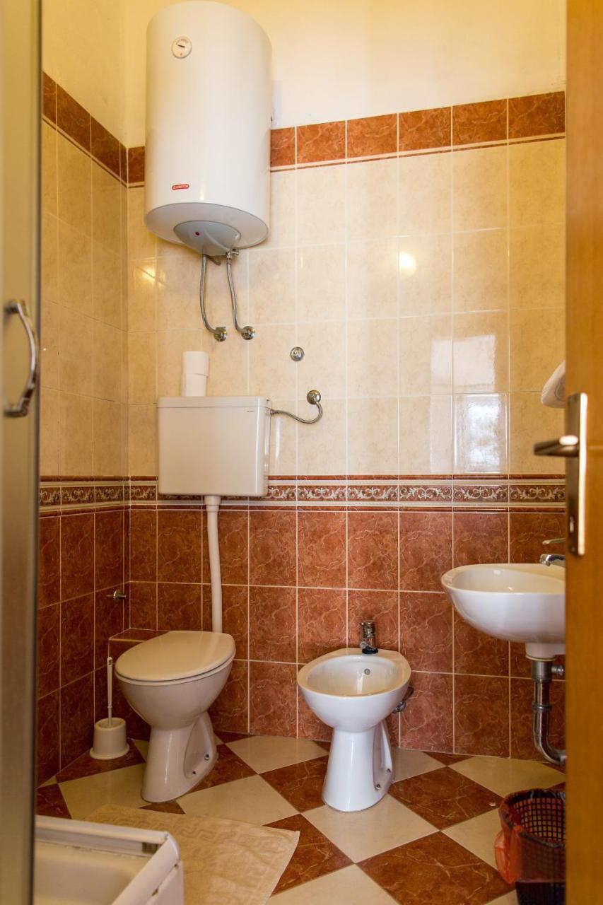 Guest House Mandarina Budva Bagian luar foto