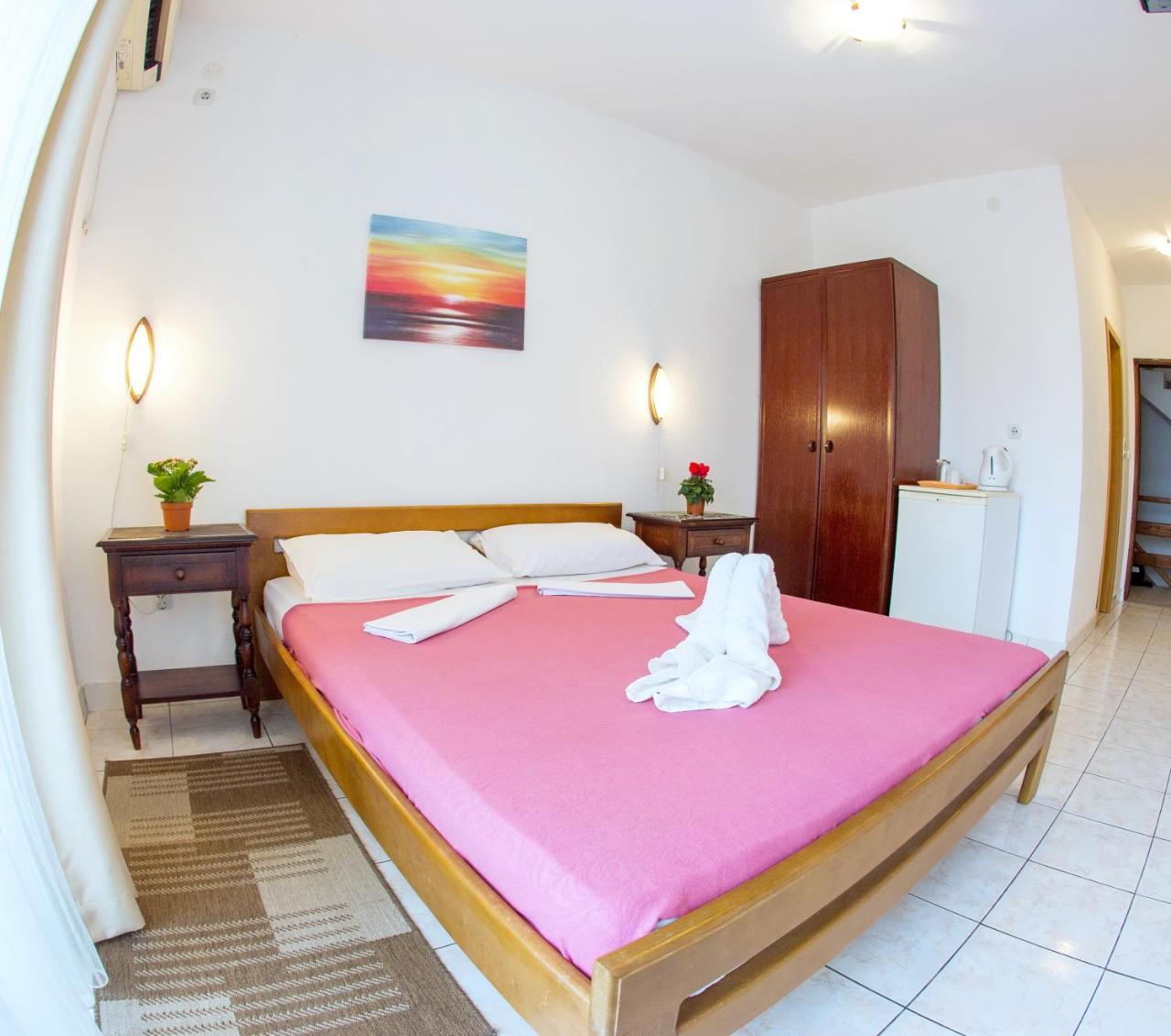 Guest House Mandarina Budva Bagian luar foto