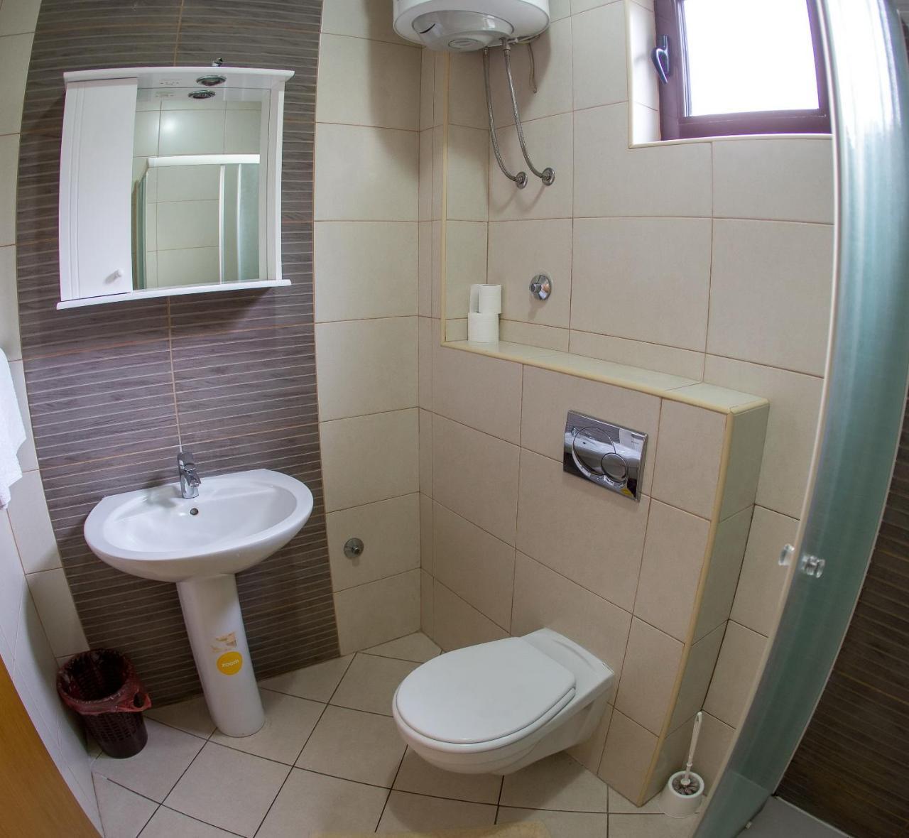 Guest House Mandarina Budva Bagian luar foto