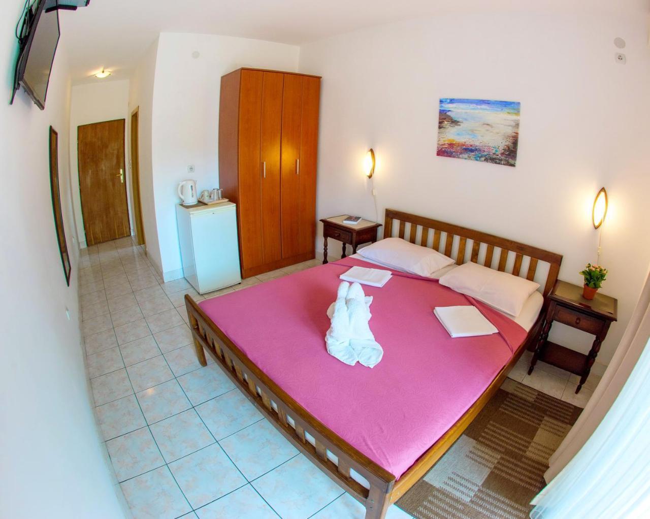 Guest House Mandarina Budva Bagian luar foto